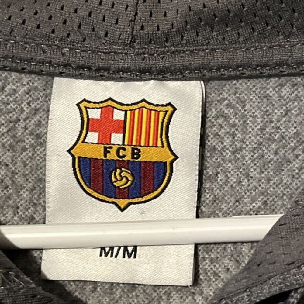 FC Barcelona Hoodie Size Med With Great Color And Logo - Picture 5 of 6
